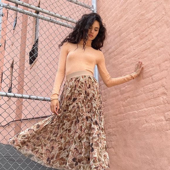 Wilfred Aritzia Darling Sweater - Picture 4 of 6